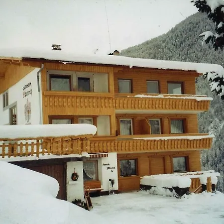 Gastehaus Alpenruh * Pragraten
